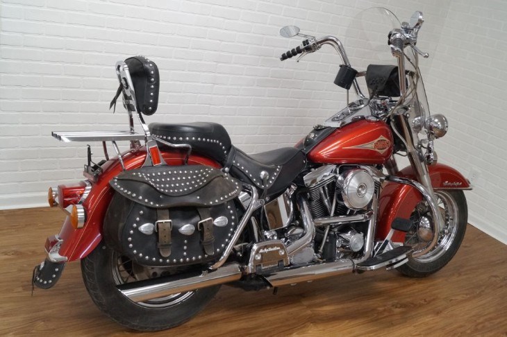 1997 Harley-Davidson® FLSTC Heritage Softail® Classic (RED), Cedar