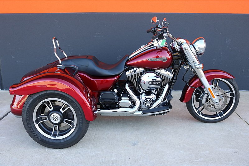 2016 HarleyDavidson® FLRT Freewheeler™ (Velocity Red Sunglo), Bedford
