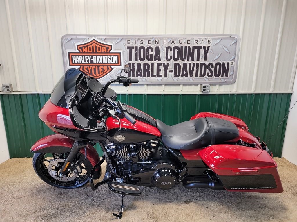 2021 HarleyDavidson® FLTRXS Road Glide® Special (Billiard Red/Vivid