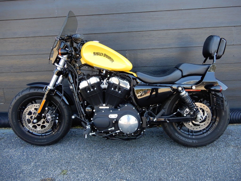 2017 HarleyDavidson® XL1200X Sportster® FortyEight® (YELLOW), Myrtle