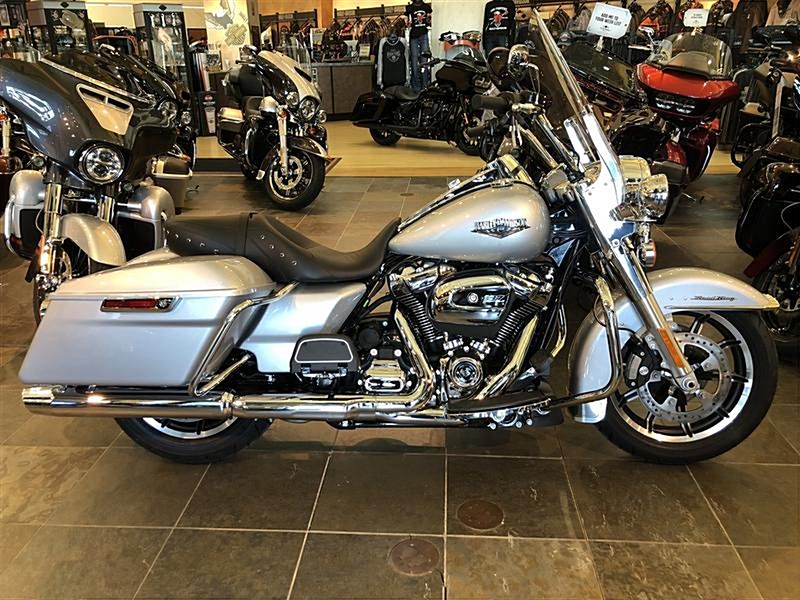 2019 HarleyDavidson® FLHR Road King® (Barracuda Silver), O'Fallon
