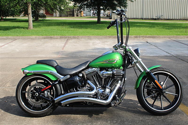 2015 HarleyDavidson® FXSB Softail® Breakout® (RADIOACTIVE GREEN), Angleton, Texas (944879