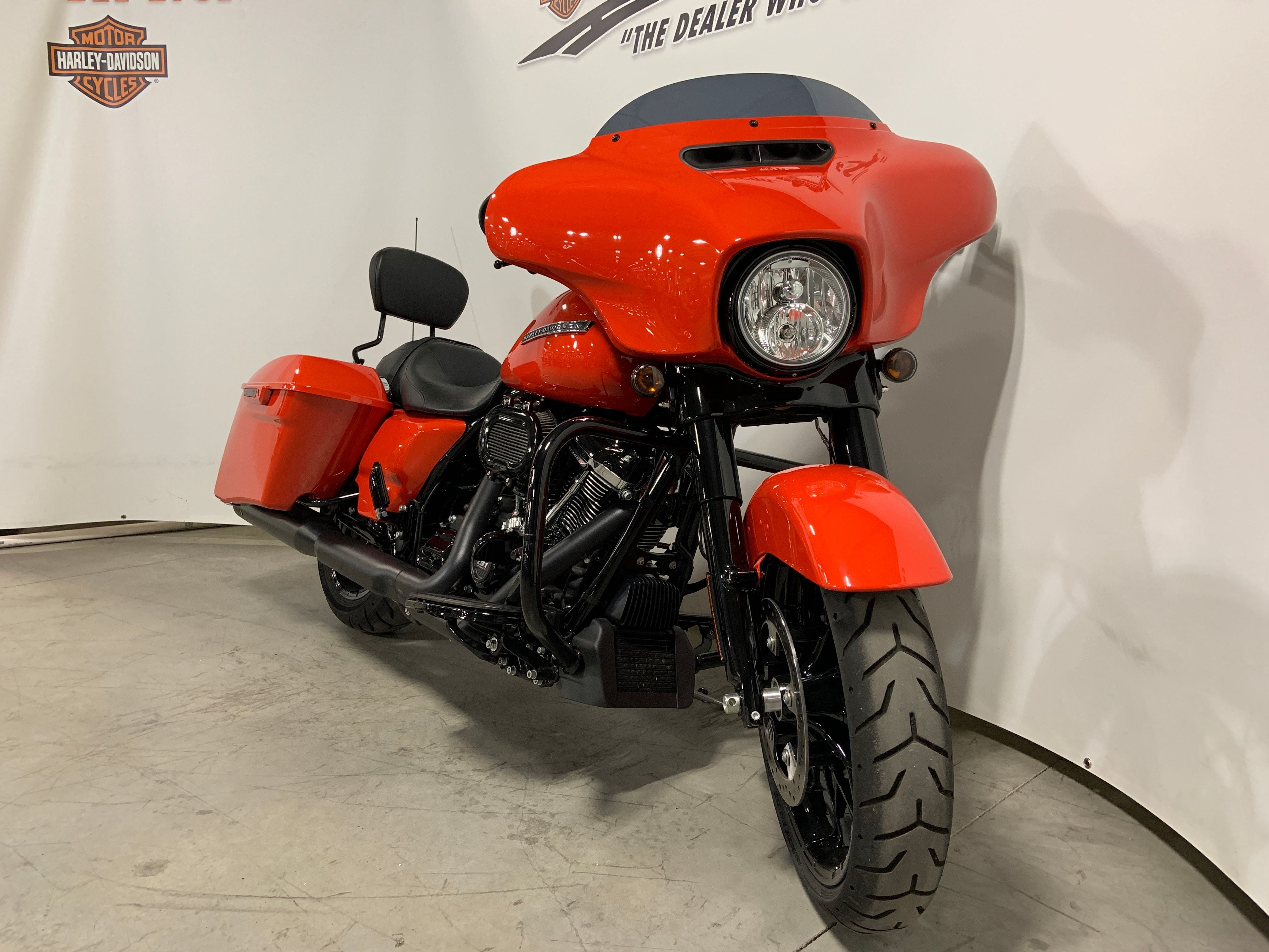 2020 Harley-Davidson® FLHXS Street Glide® Special (Performance Orange