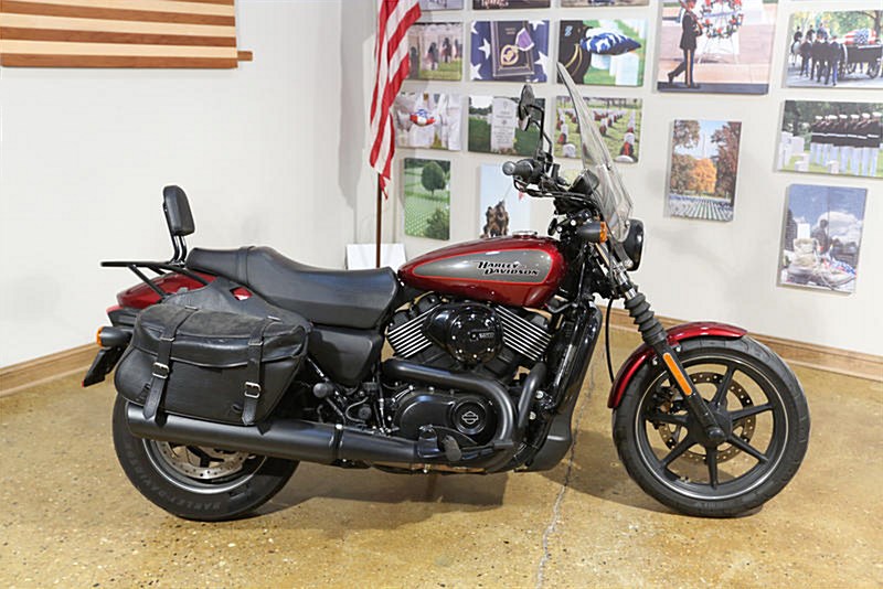 2017 HarleyDavidson® XG750 Street™ 750 (RED/CHARCOAL), Woodstock