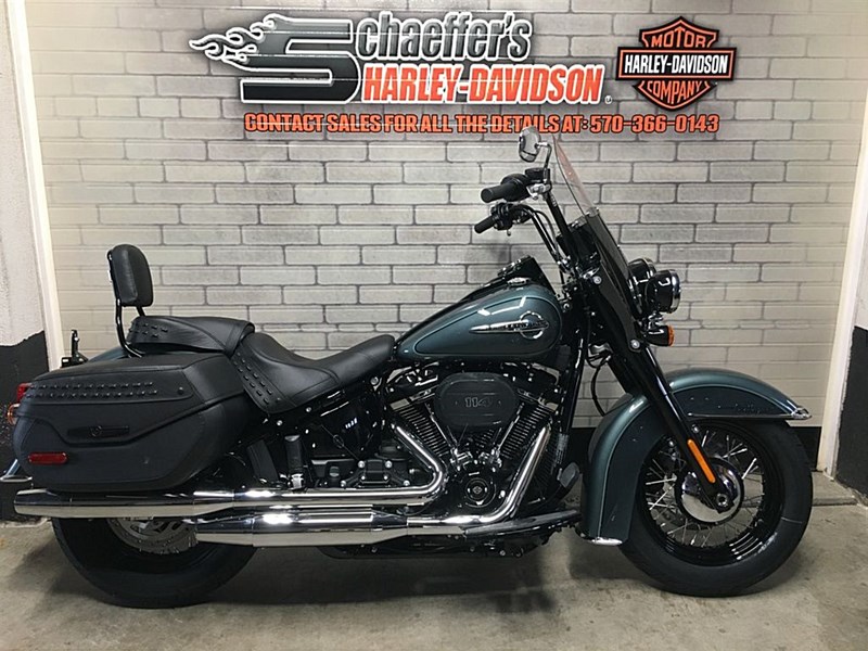 2020 HarleyDavidson® FLHCS Softail® Heritage Classic 114 (Silver Pine