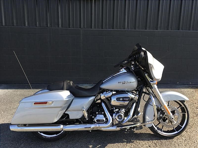 2020 HarleyDavidson® FLHX Street Glide® (Barracuda Silver), Nashville, Tennessee (967014