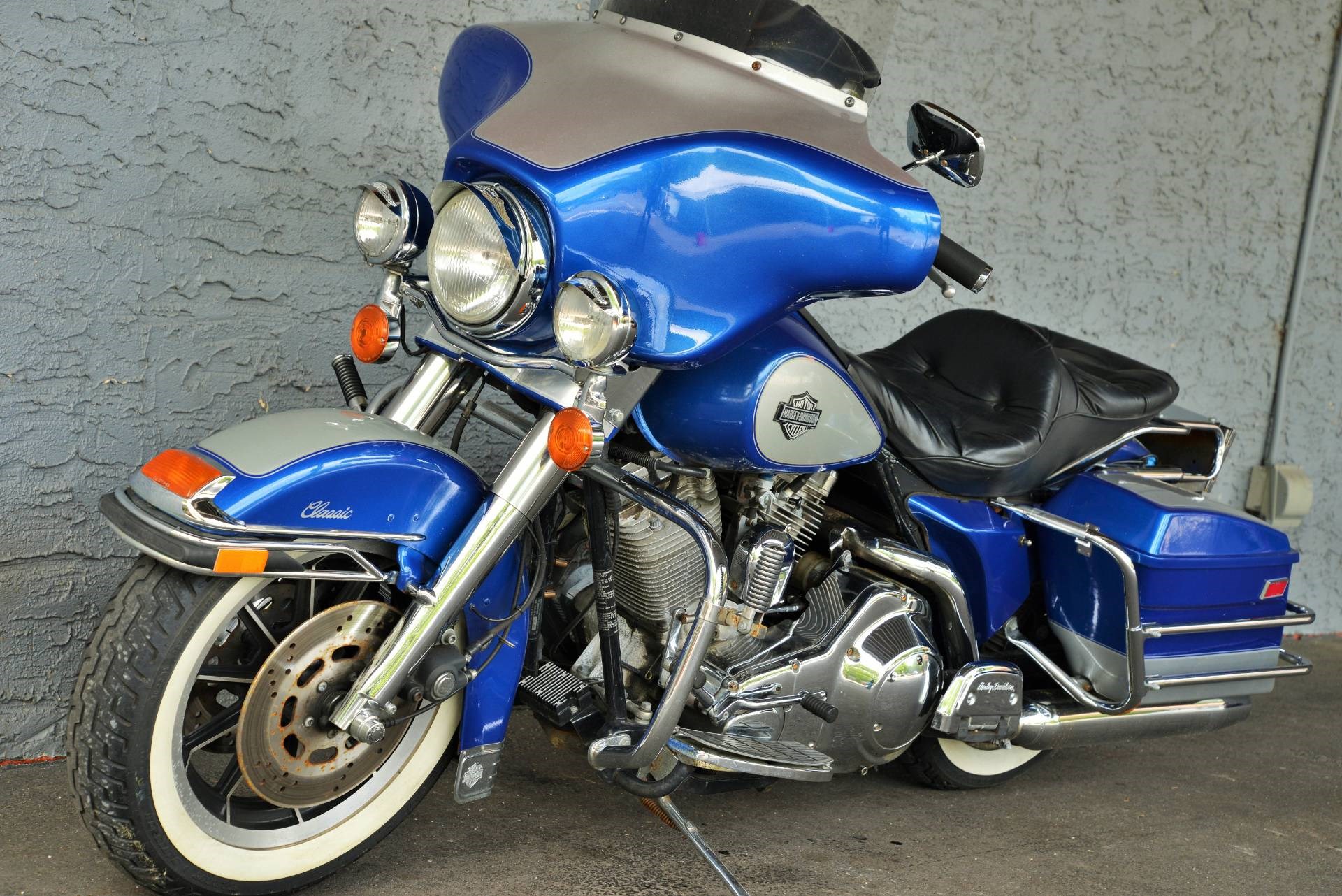 1987 HarleyDavidson® FLHTC Electra Glide® Classic (BLUE / SILVER), Lakewood, New Jersey (986564
