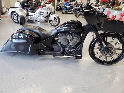 Used 2015 Victory Cross Country 8-Ball™