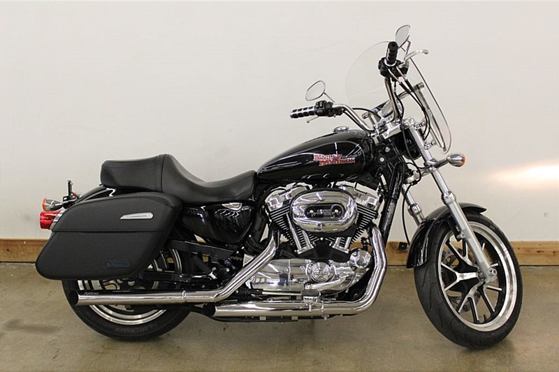 2015 HarleyDavidson® XL1200T Sportster® SuperLow® 1200T (BLACK), Des