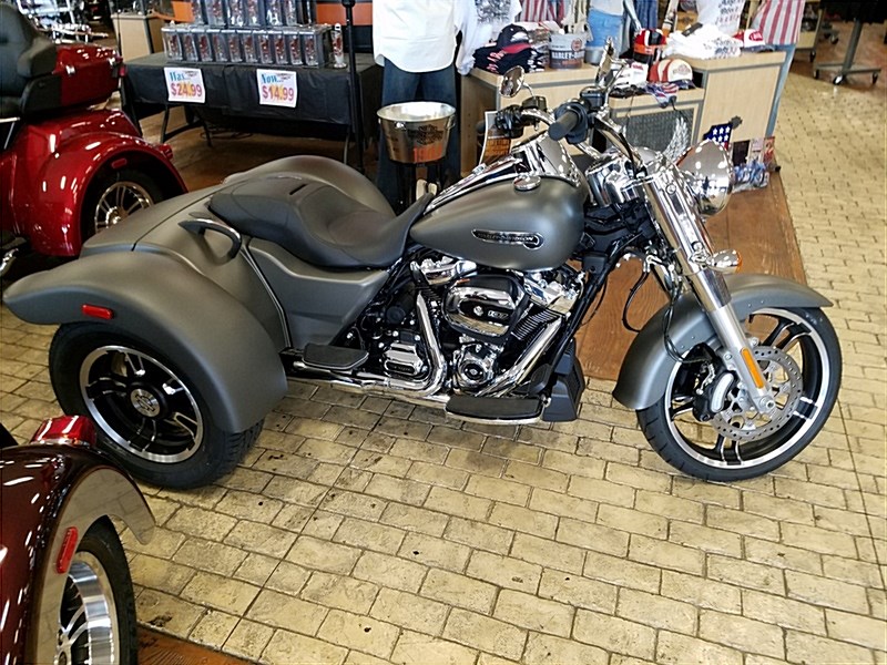 harley freewheeler wheels