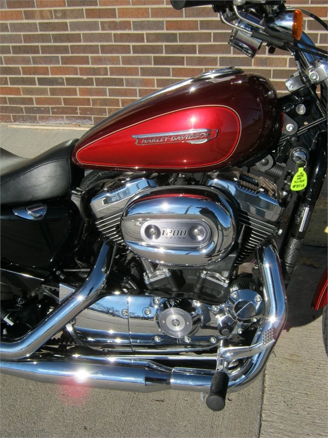 2007 Harley-Davidson® XL1200C Sportster® 1200 Custom (Red), Bettendorf