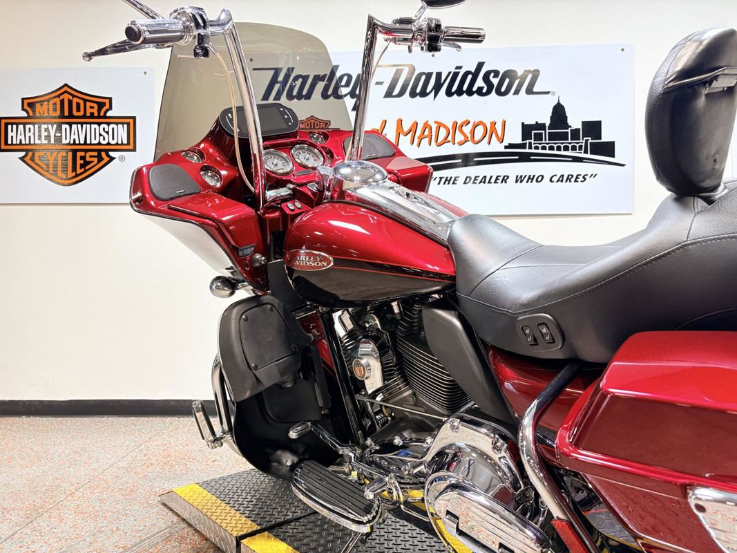 CVO™ Road Glide® Ultra