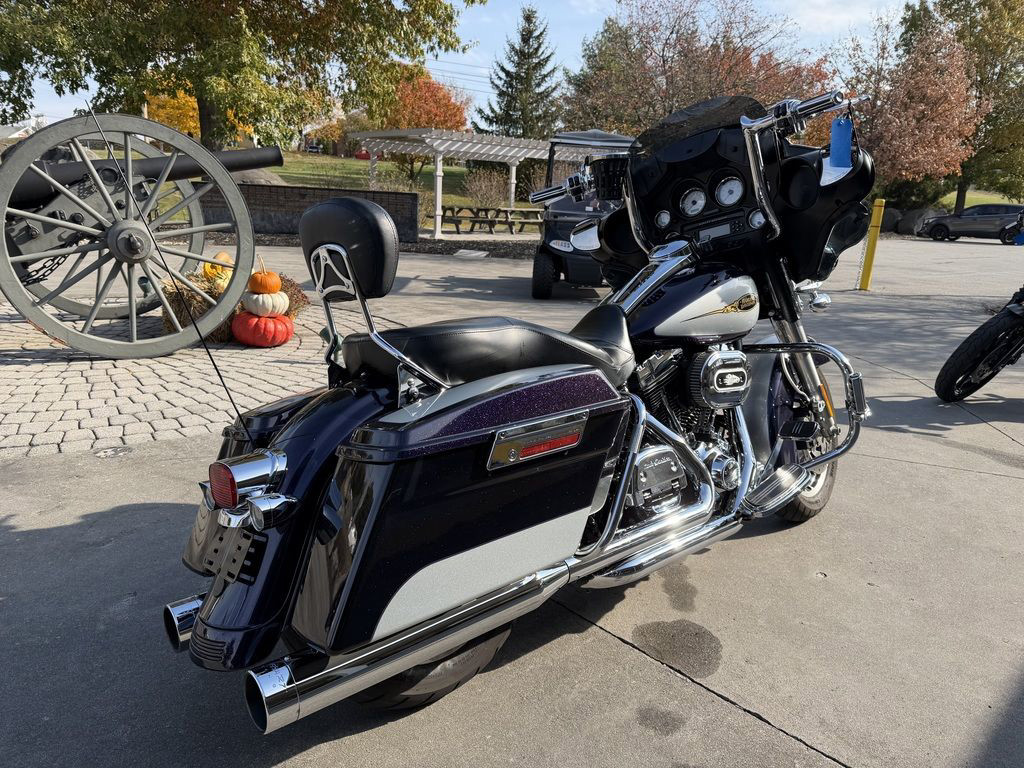 Street Glide®