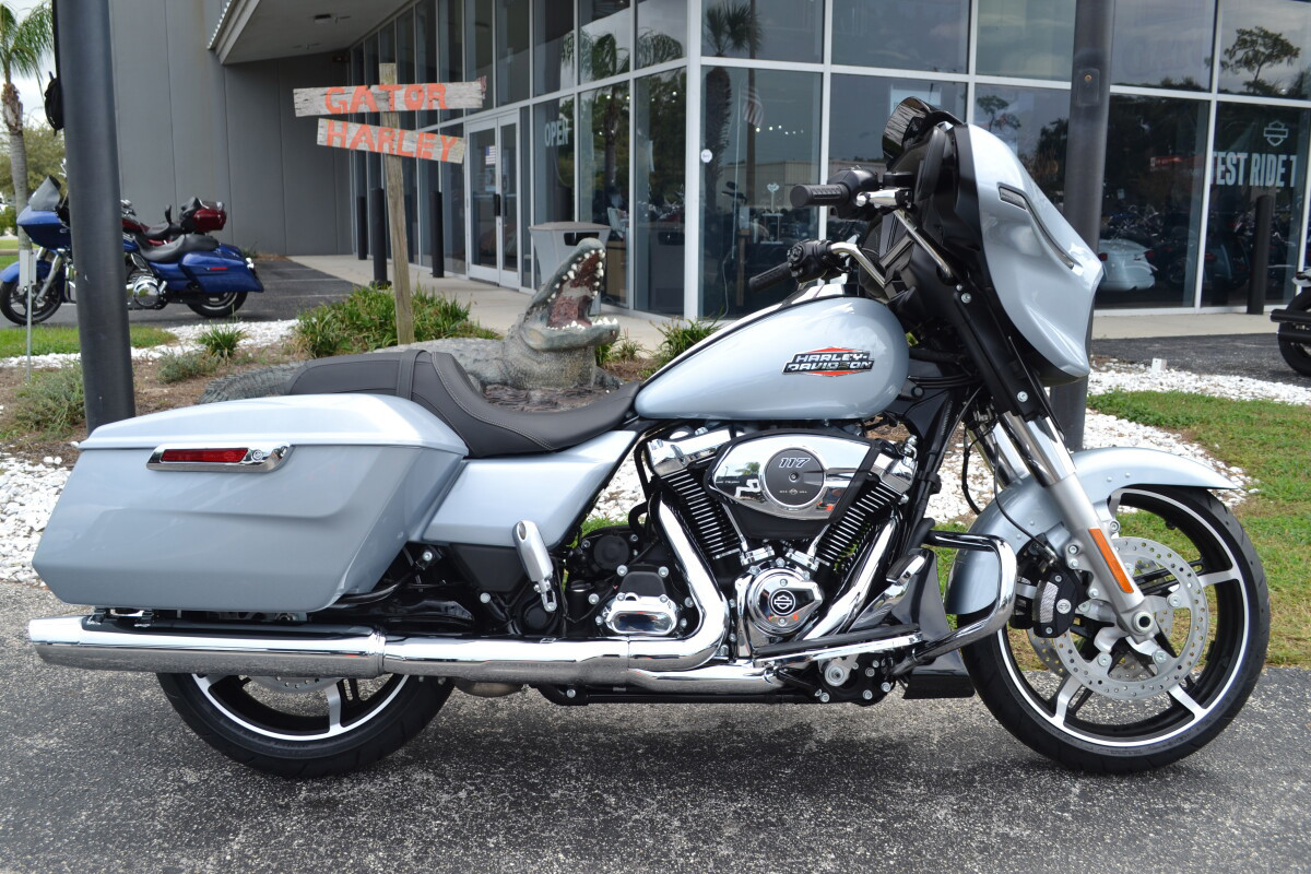 Street Glide®