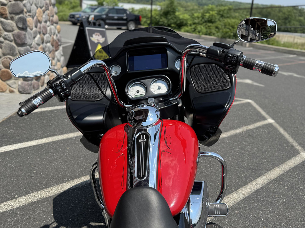 Road Glide®
