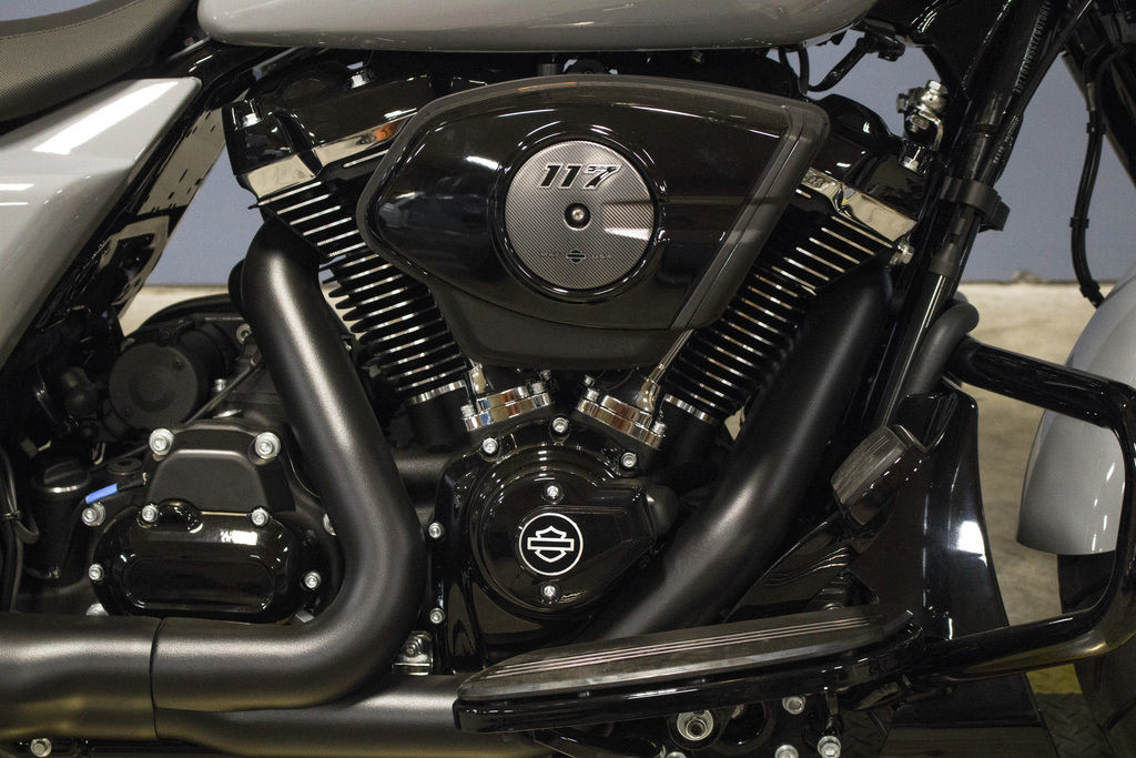 Street Glide®