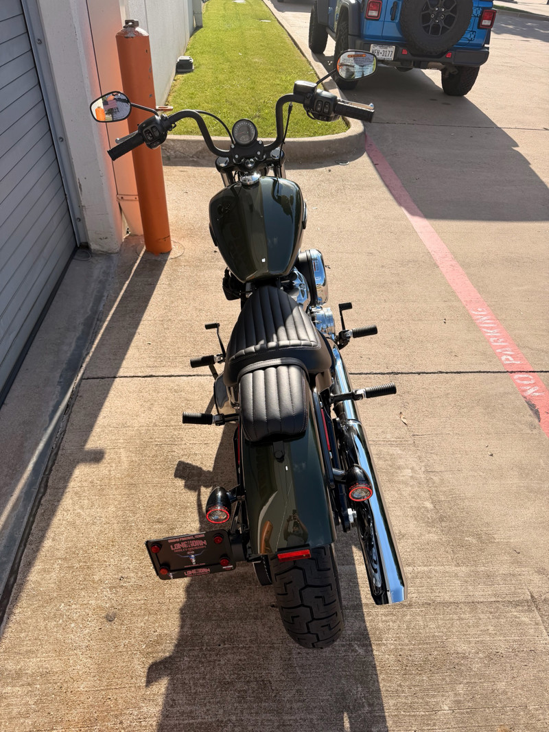 Street Bob®