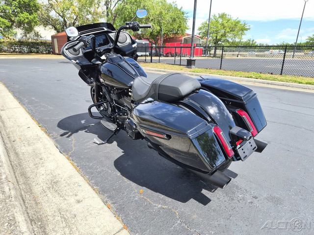 Road Glide®