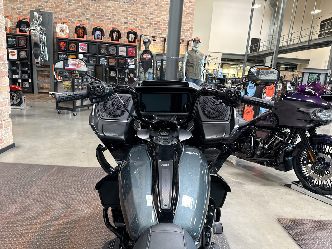 Road Glide®