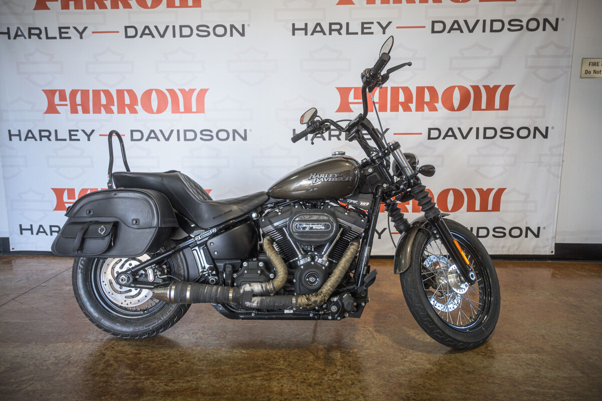 Street Bob®