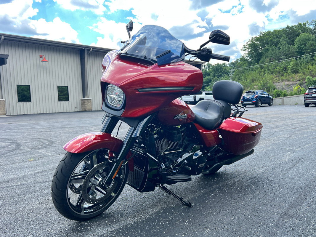 Street Glide®