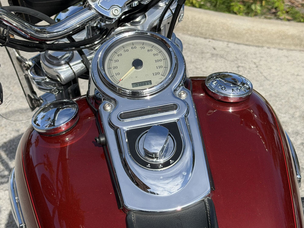 Dyna® Super Glide® Custom