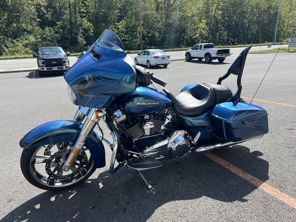 Street Glide®