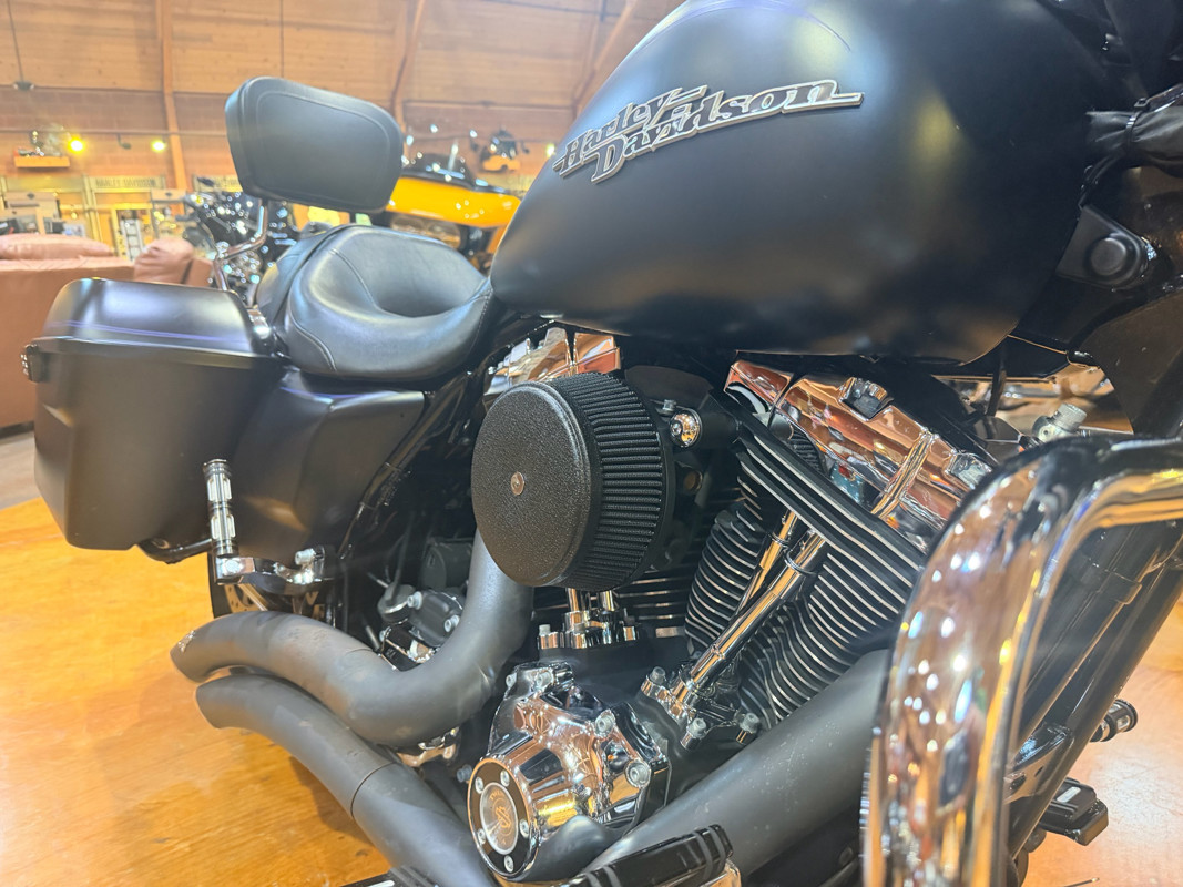 Street Glide®