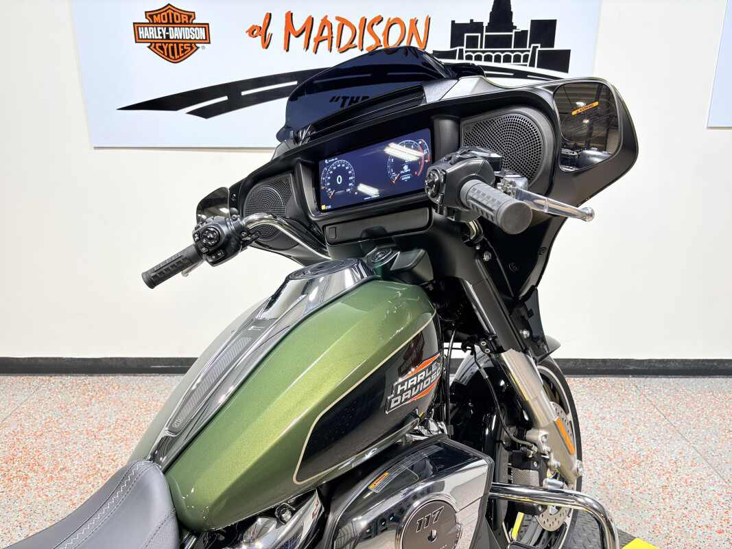 Street Glide®