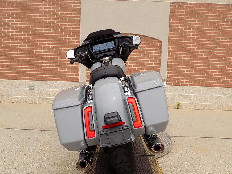 Street Glide®
