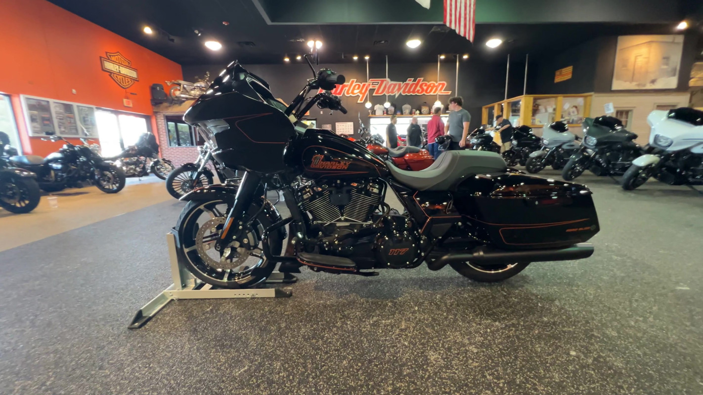 Road Glide®
