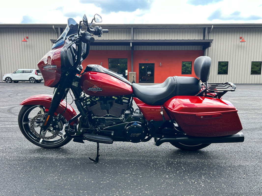 Street Glide®