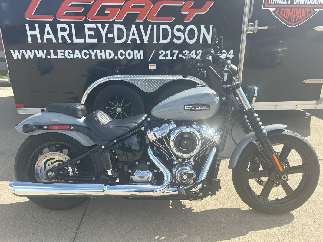 Street Bob®
