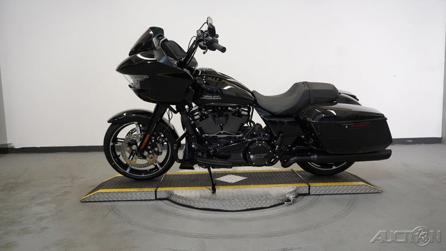Road Glide®