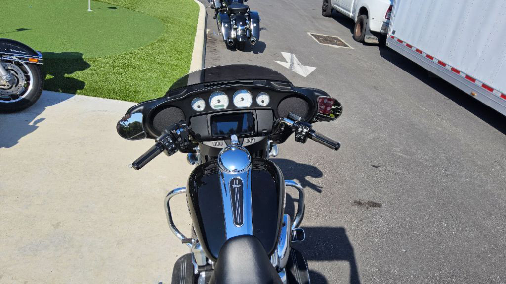 Street Glide®