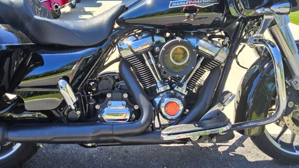 Road Glide®