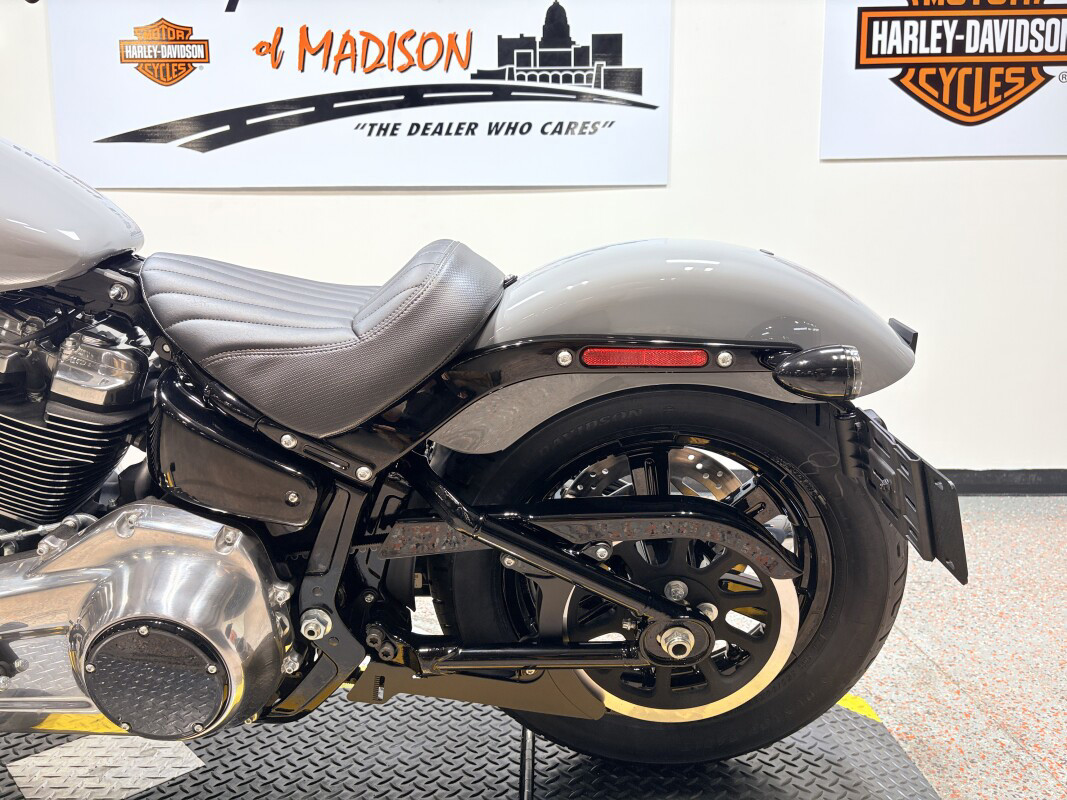 Street Bob®