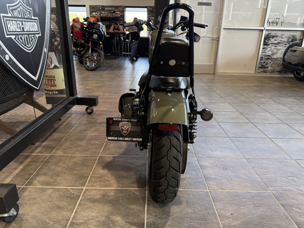 Iron 883®