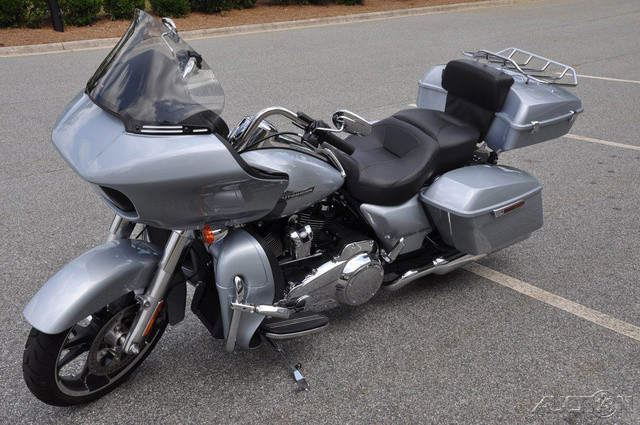 Road Glide®