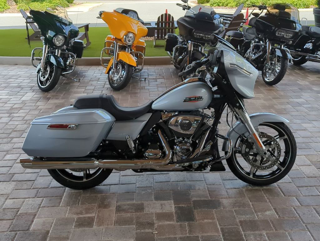 Street Glide®