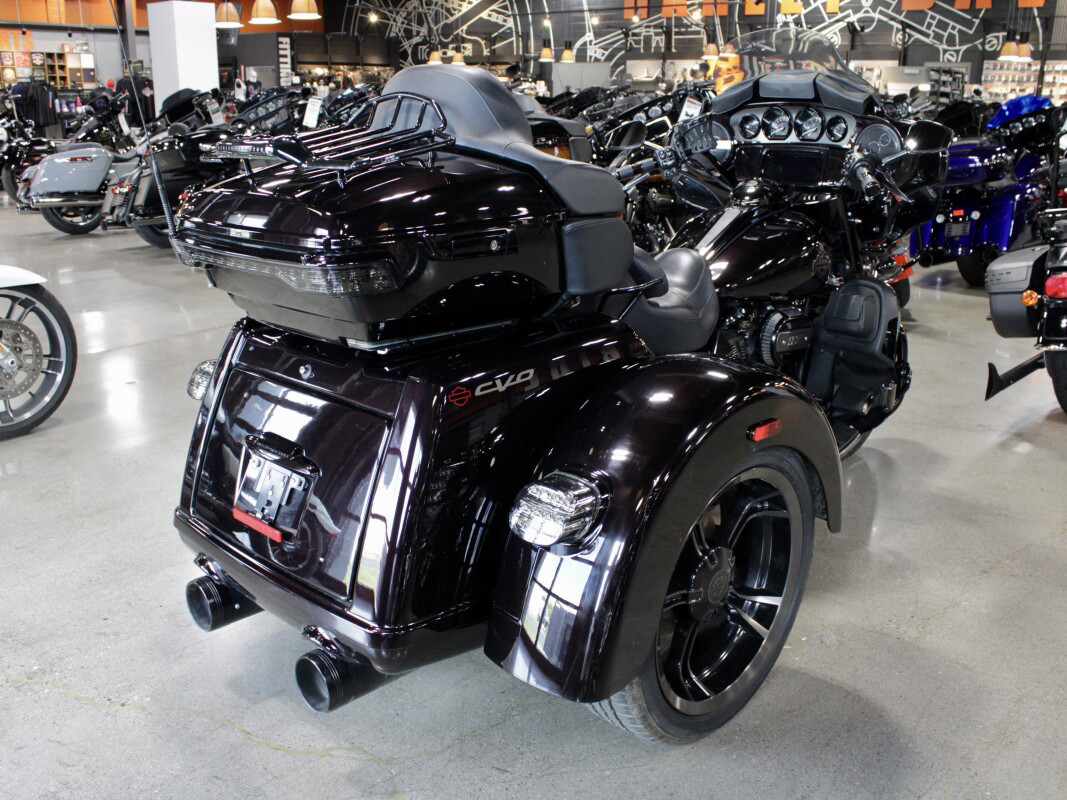 CVO® Tri Glide® Ultra