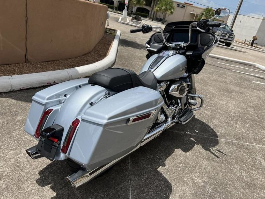 Road Glide®