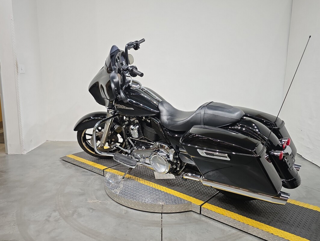 Street Glide®