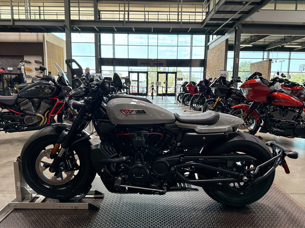 Sportster® S
