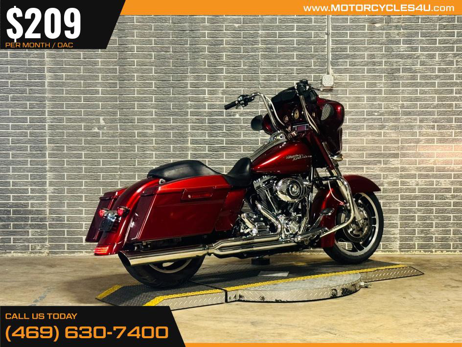 Street Glide®