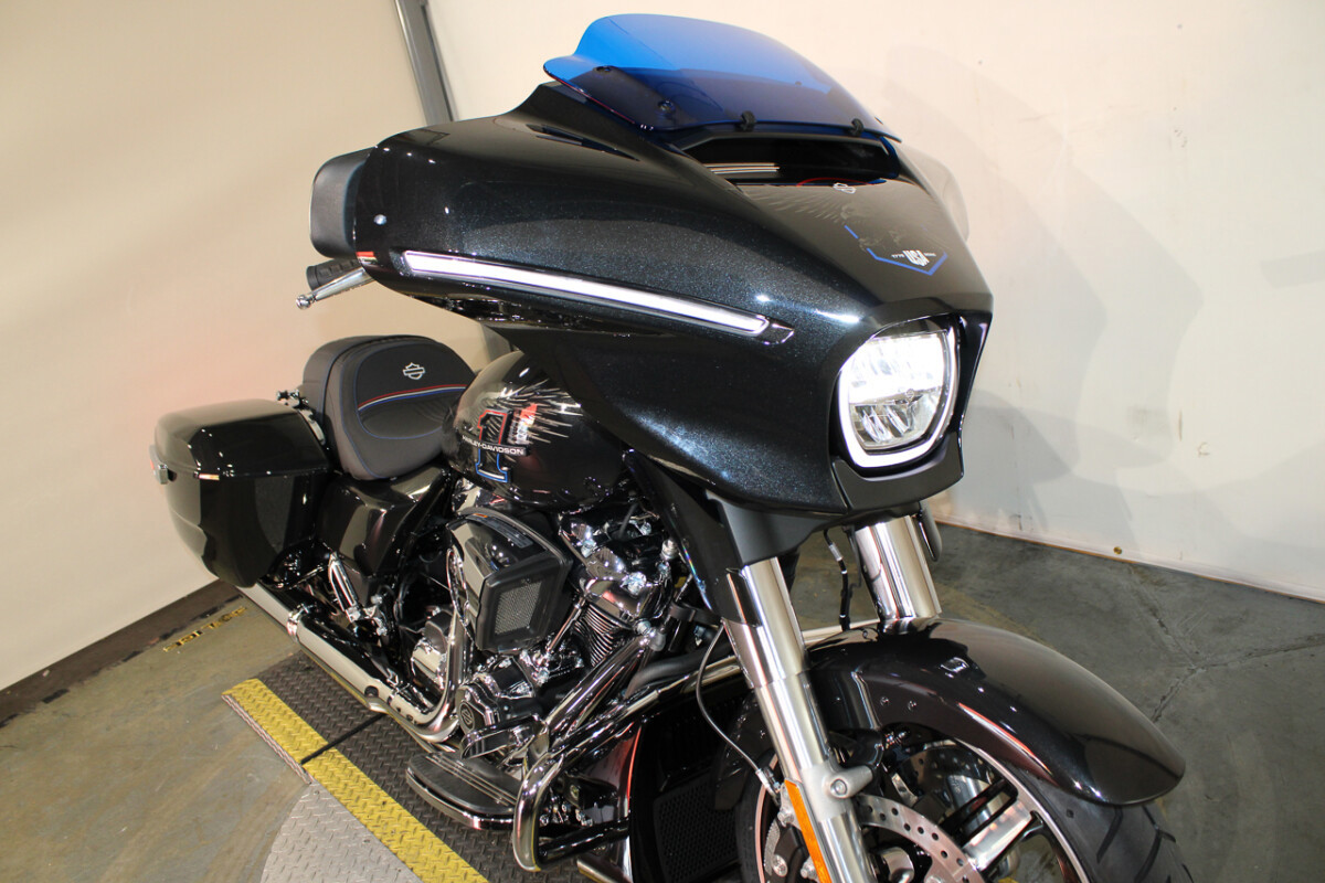 Street Glide®