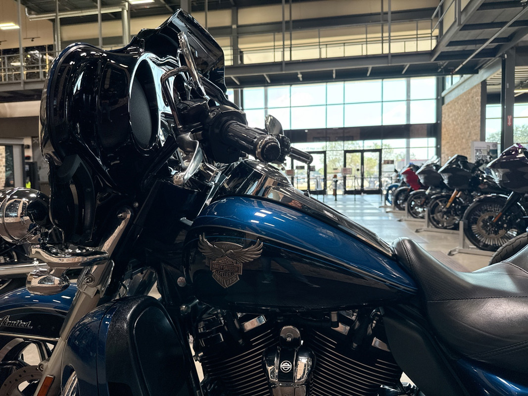 Electra Glide® Ultra® Limited 115th Anniversary