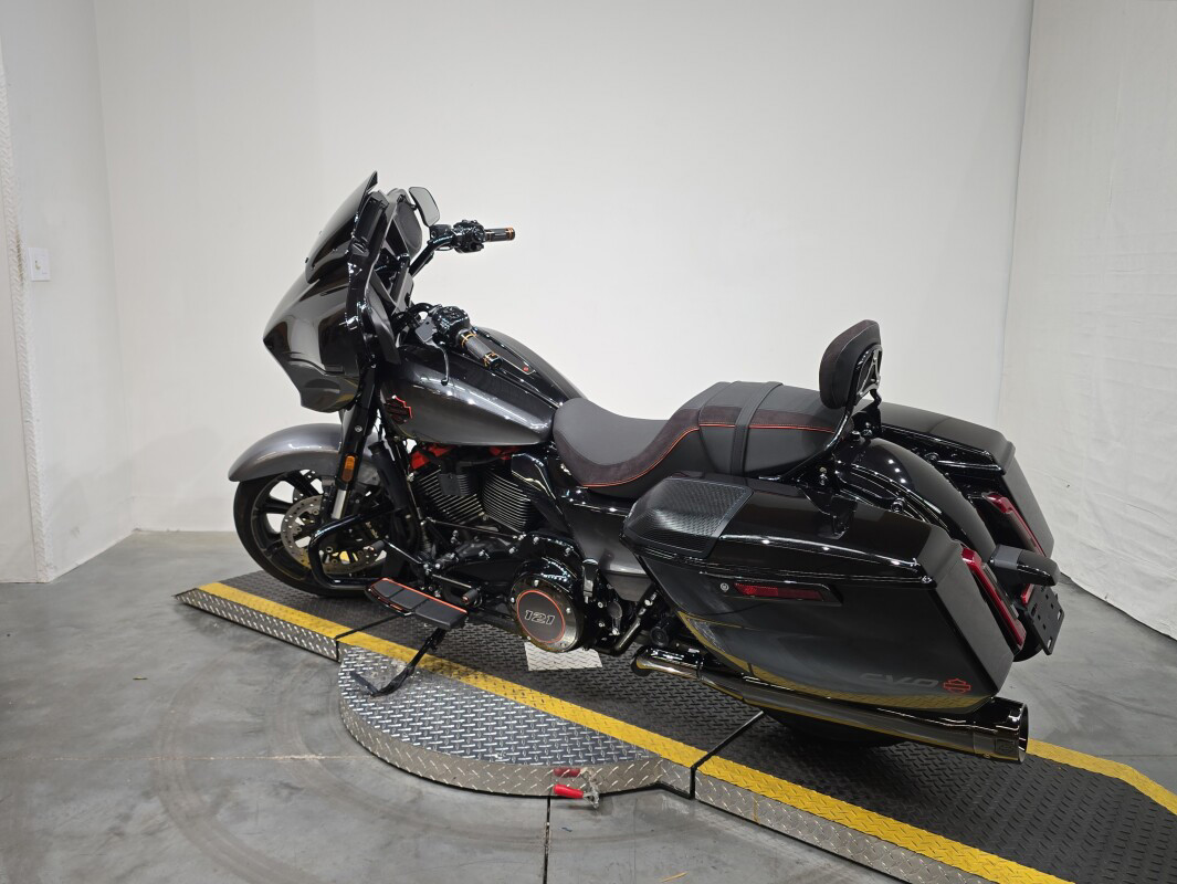 CVO® Street Glide®