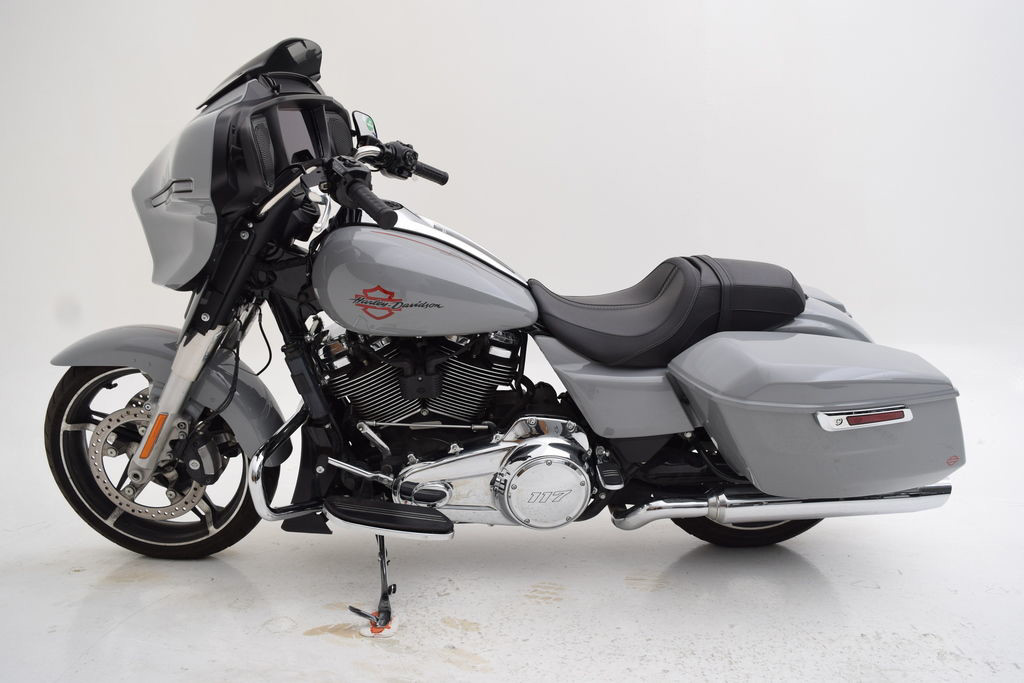 Street Glide®