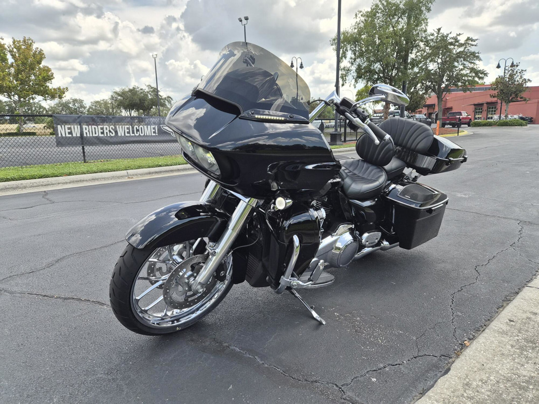Road Glide®